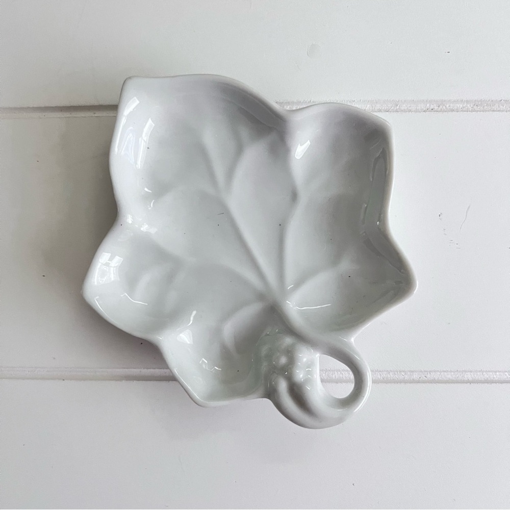 White grape leaf dish